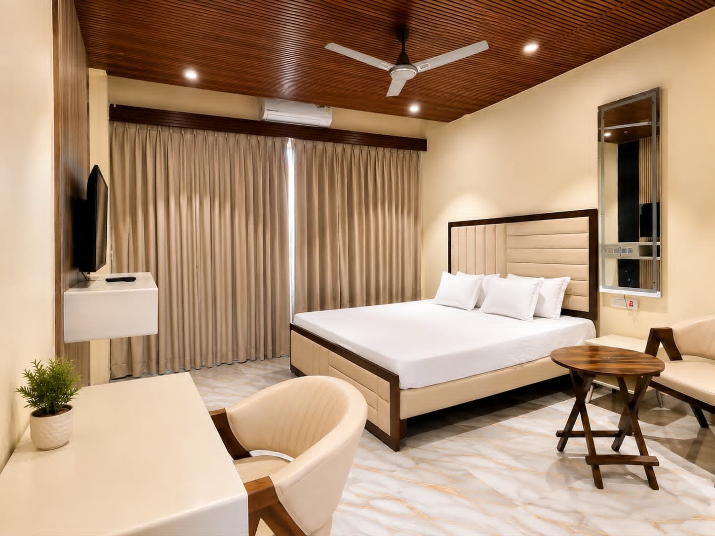 https://royalrajasthantravel.s3.amazonaws.com/public/property_photos/1790438092681-6399.jpg