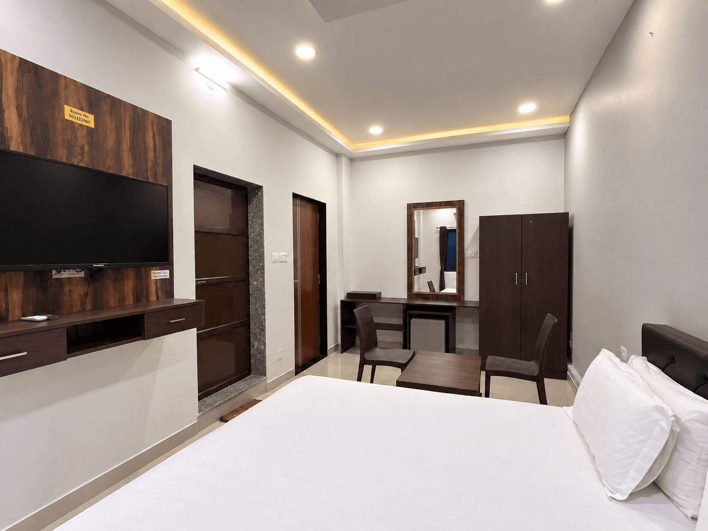 https://royalrajasthantravel.s3.amazonaws.com/public/property_photos/1790438148731-9101.png