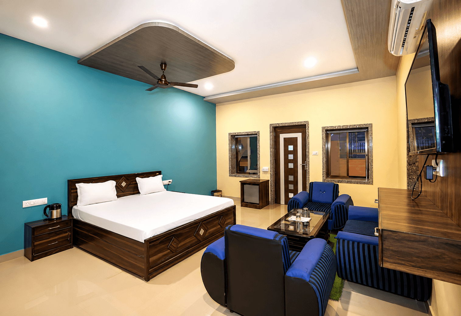 https://royalrajasthantravel.s3.amazonaws.com/public/property_photos/1790438236270-7753.png